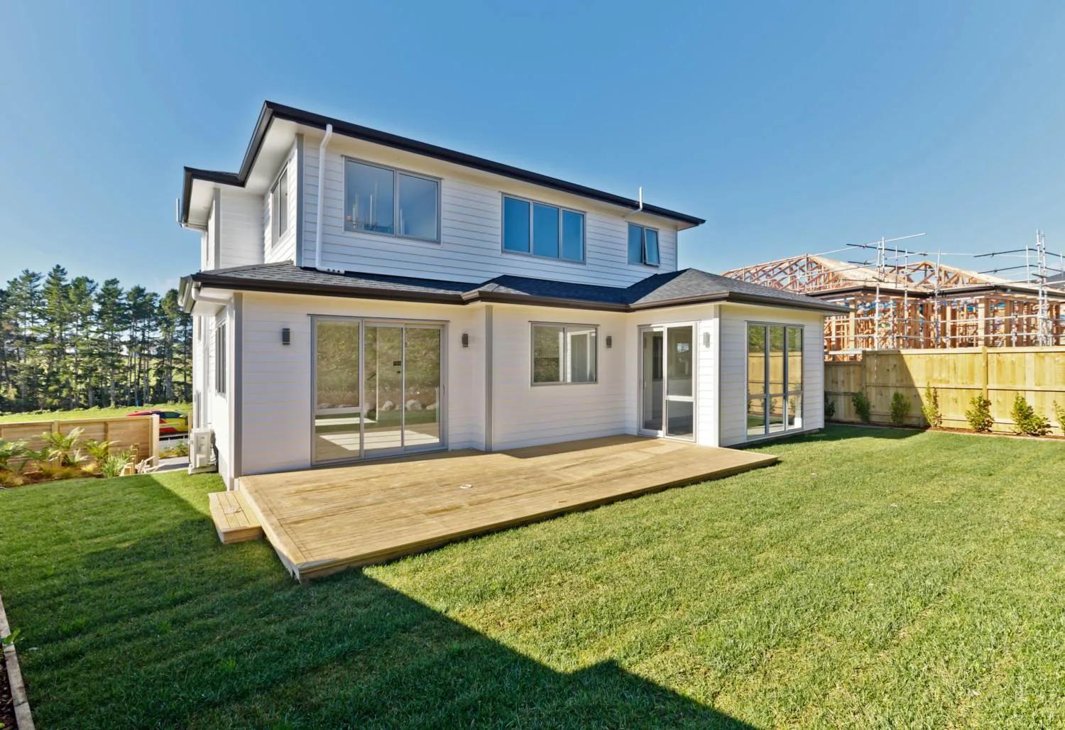 151 Colonial Dr, Deck