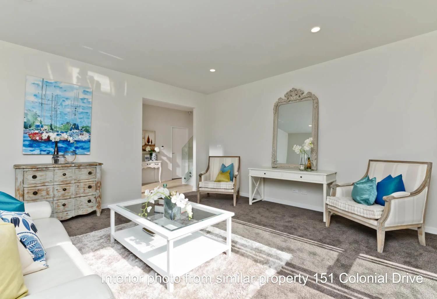 151 Colonial Dr, Lounge