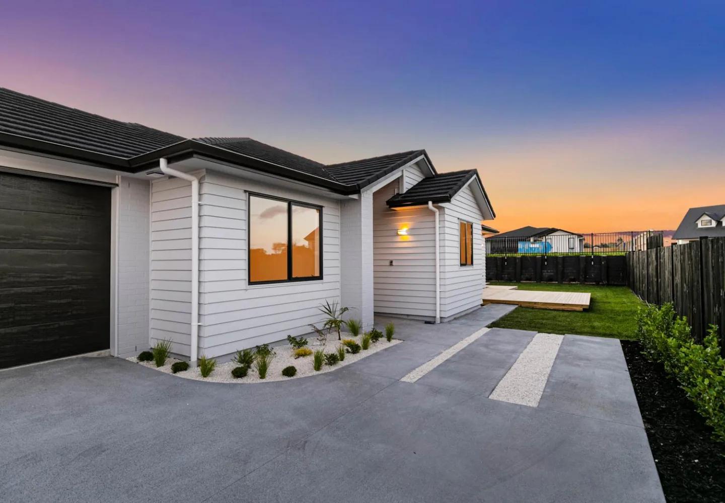 57 Waiwai Drive, Front