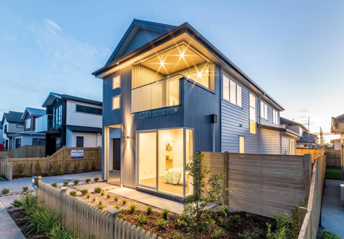 Pinefield Road, Front