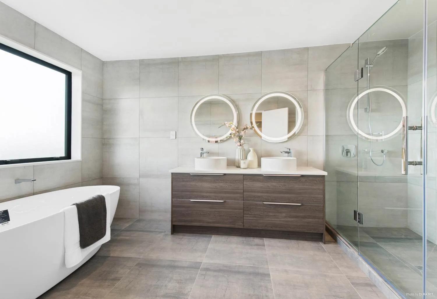 Paikea Street, Bathroom